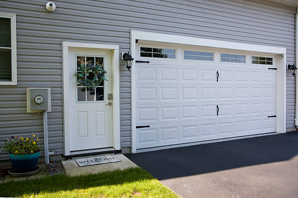 24/7 Emergency Garage Door Panel Replacement experts in Simpson County County, KY